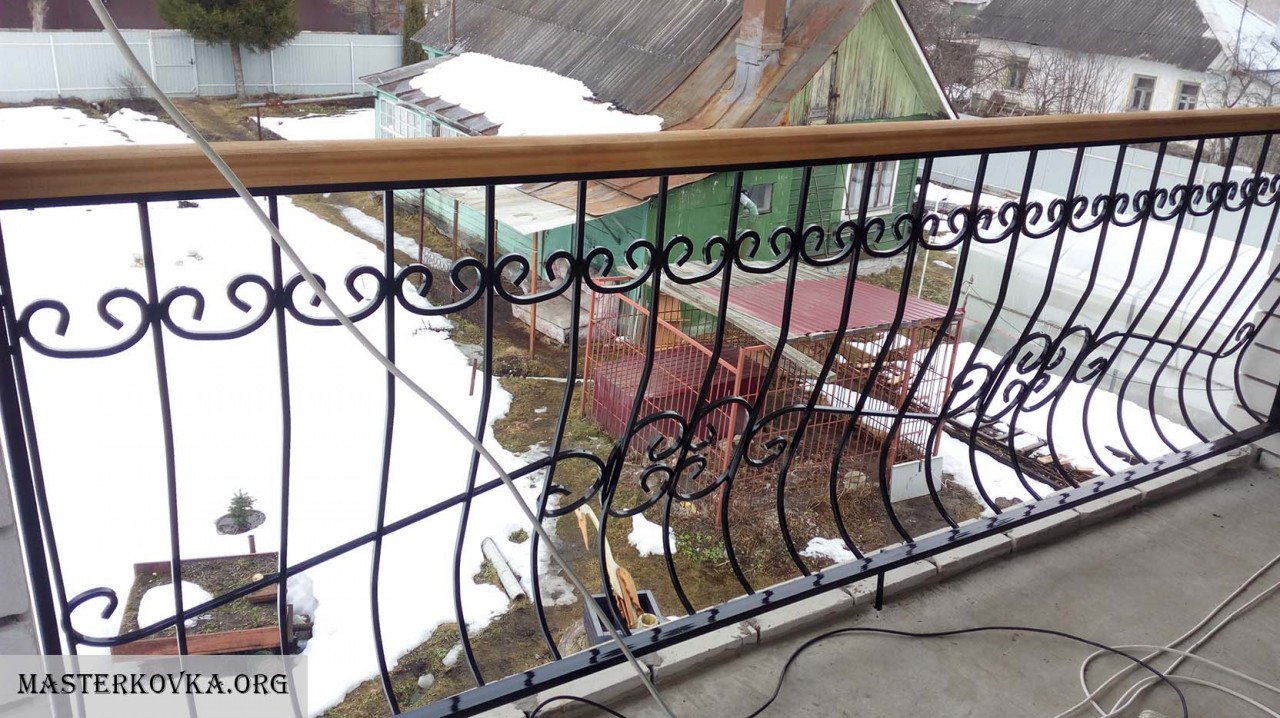 Перила кованые на балкон: фото, виды, преимущества и недостатки